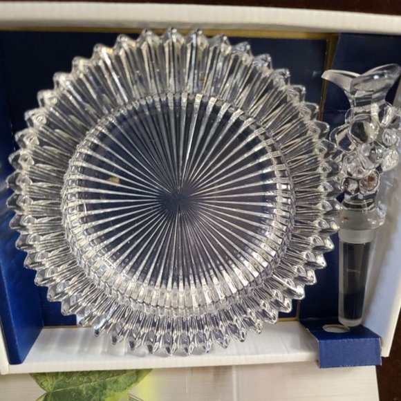 Mikasa Diamond Fire Wine Set-NWOT - Picture 3 of 4